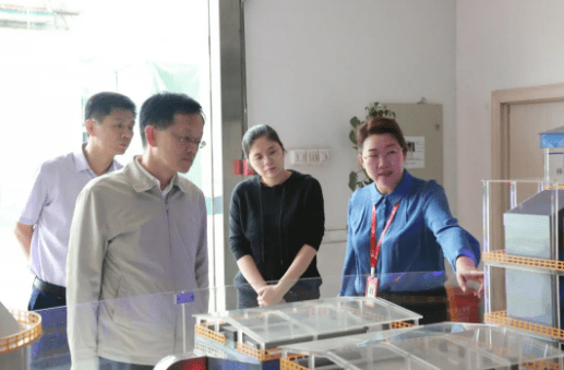 合肥市经济和信息化局王十朋一行莅临AG庄闲官网科技调研指导
