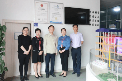 合肥市经济和信息化局王十朋一行莅临AG庄闲官网科技调研指导